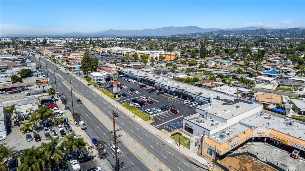 More Photos Of 13505-13525 Telegraph Rd, Whittier Storefront For Lease