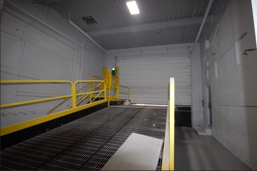 More Photos Of 1390 Mt Read Blvd, Rochester Manufacturing For Lease