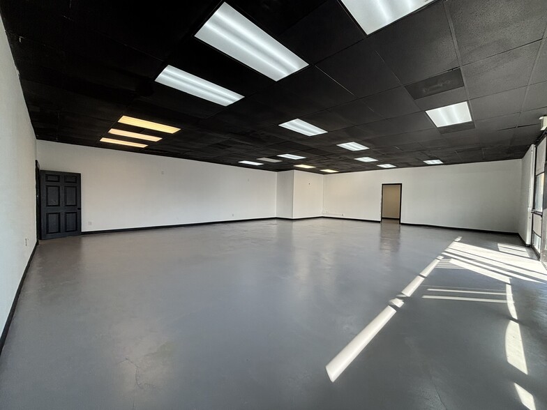 More Photos Of 11601 Whittier Blvd, Whittier Auto Dealership For Sale
