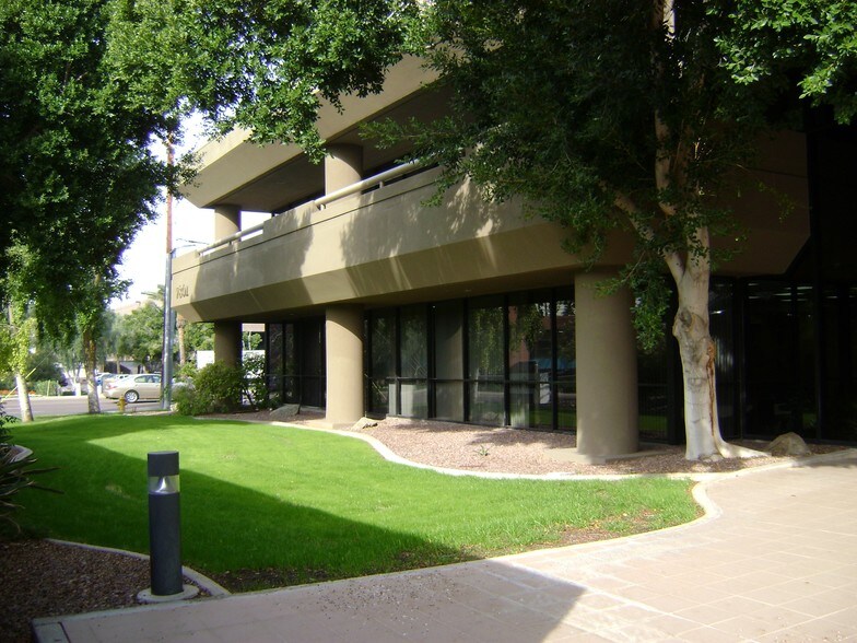 More Photos Of 7301 N 16th St, Phoenix Office For Lease
