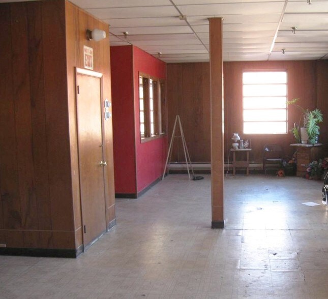 More Photos Of 32 Oak Hill Ln, Fitchburg Warehouse For Sale