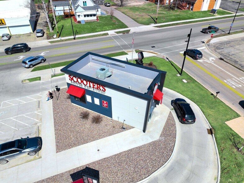 More Photos Of 901 W Platt St, Maquoketa Service Station For Sale