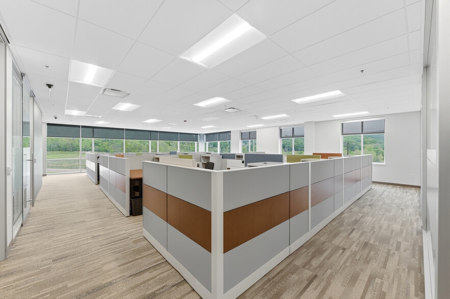 More Photos Of 423 Fortress Blvd, Morgantown Office For Sale