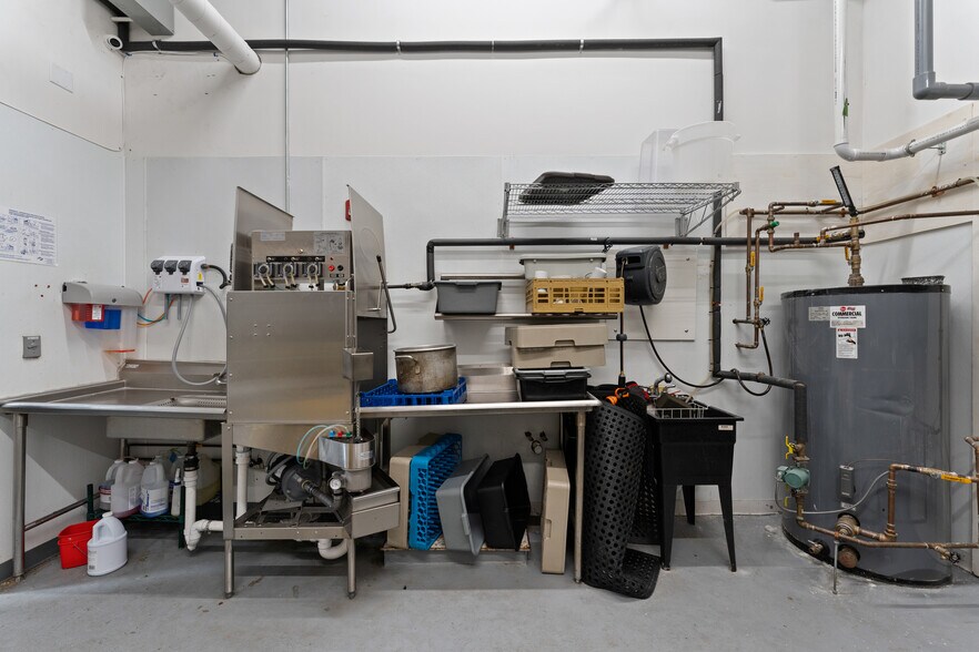 More Photos Of 382 Thames St, Bristol Freestanding For Sale