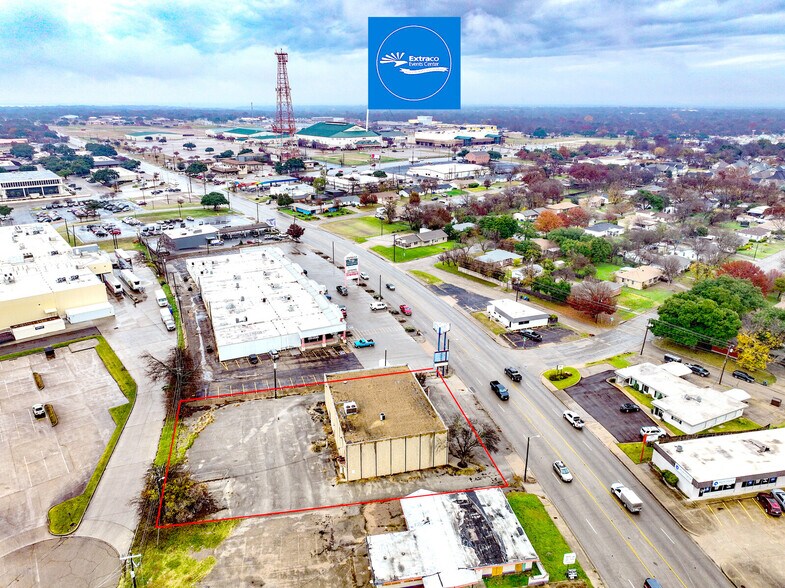 More Photos Of 1210 Lake Air Dr, Waco Freestanding For Sale