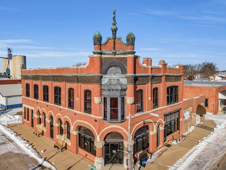 More Photos Of 112 S Pine St, Norborne Bank For Sale