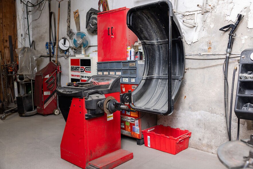 More Photos Of 8257 Frankford Ave, Philadelphia Auto Repair For Sale