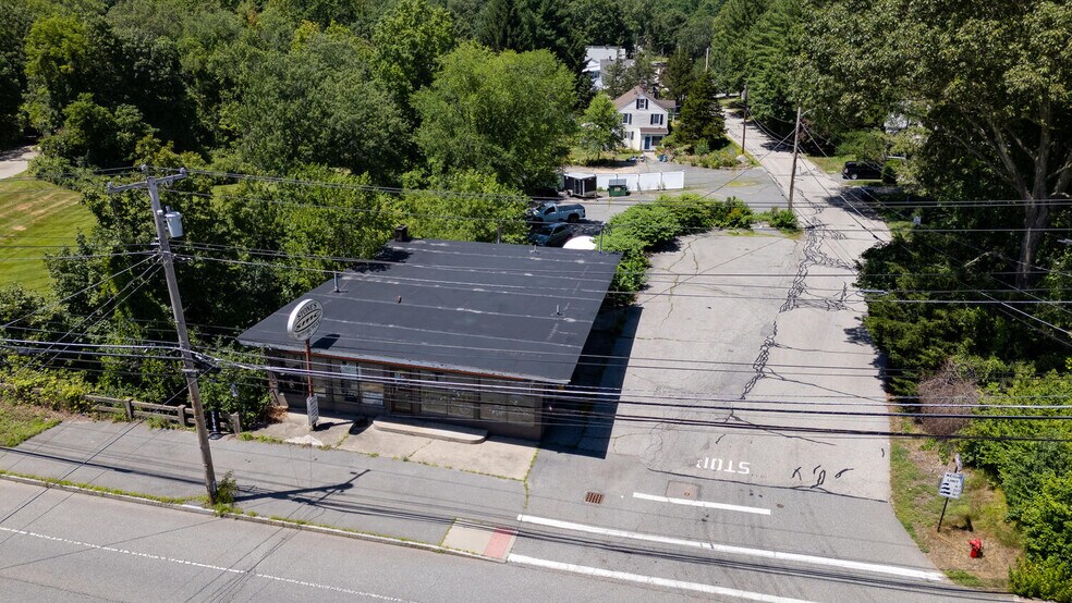 More Photos Of 89 Main St, Northborough Freestanding For Sale