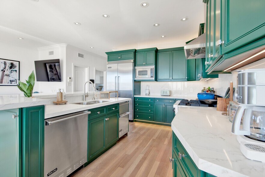 More Photos Of 5121 E Ocean Blvd, Long Beach Apartments For Sale