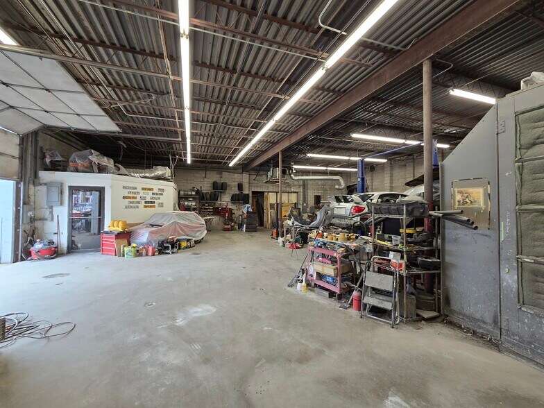 More Photos Of 1112 King St, Portsmouth Auto Repair For Lease