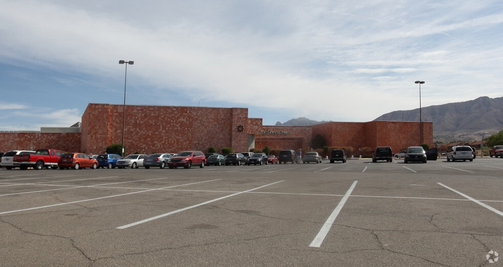More Photos Of 750 Sunland Park Dr, El Paso Storefront For Lease