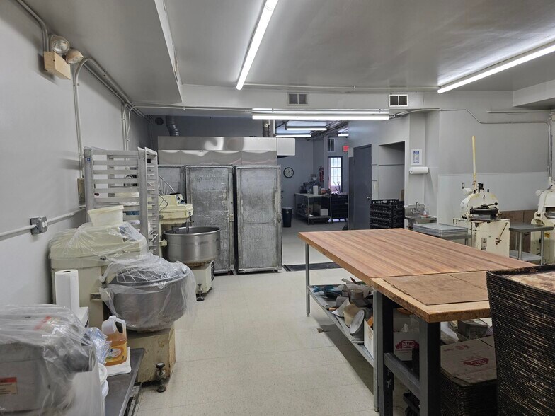 More Photos Of 3925 Oakton St, Skokie Restaurant For Sale