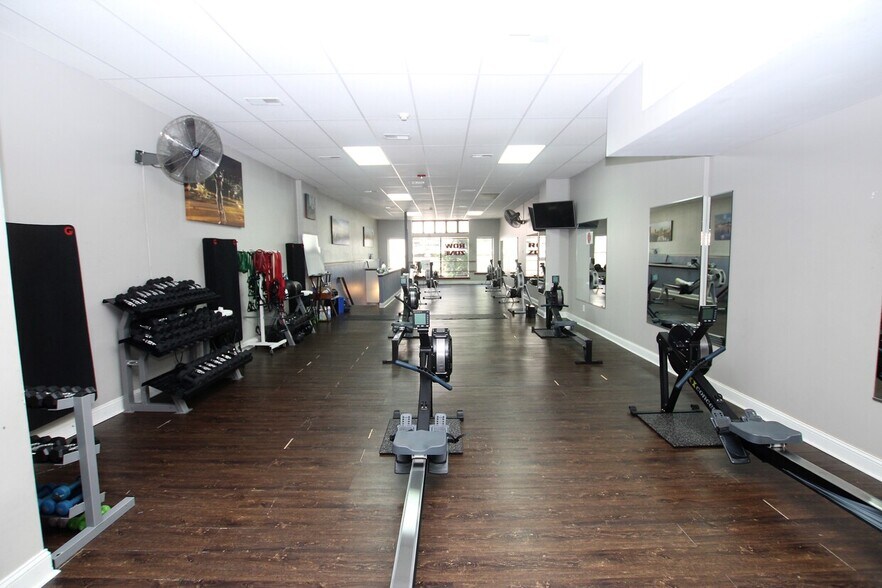 More Photos Of 2006 Chestnut St, Philadelphia Storefront Retail Office For Lease