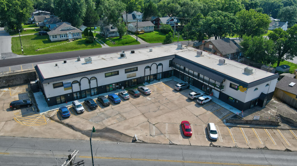 Primary Photo Of 10605-10715 E Winner Rd, Independence Storefront Retail Office For Lease