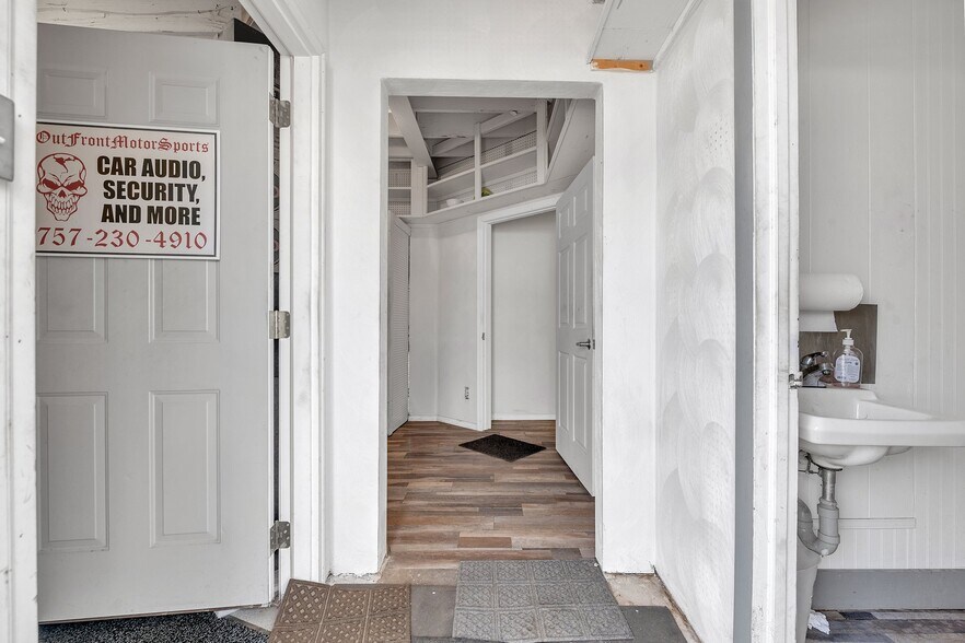More Photos Of 2712-2716 Nevada Ave, Norfolk Research And Development For Lease