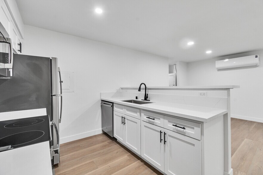 More Photos Of 625 Orizaba Ave, Long Beach Apartments For Sale