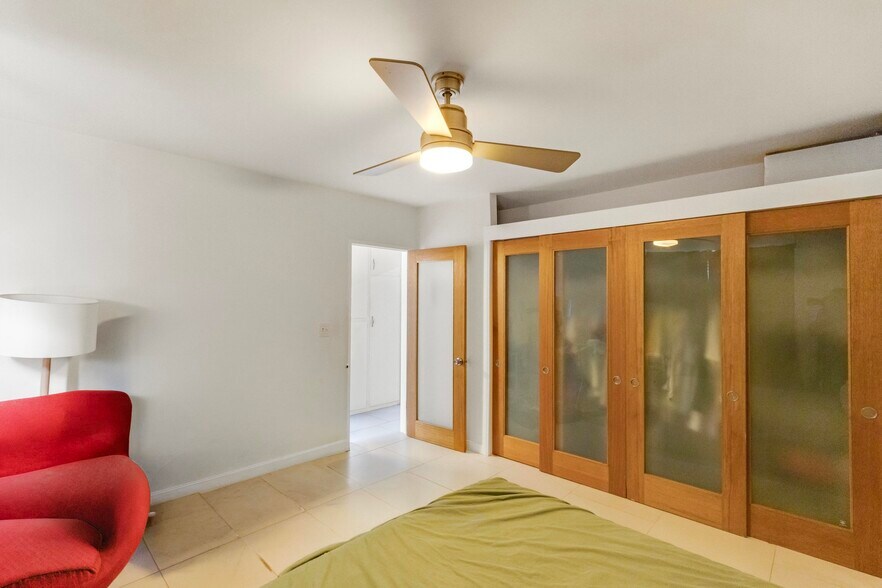 More Photos Of 944 N Orange Grove Ave, Los Angeles Apartments For Sale