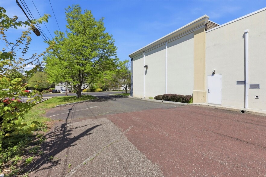 More Photos Of 611 S Broad St, Lansdale Health Club For Sale
