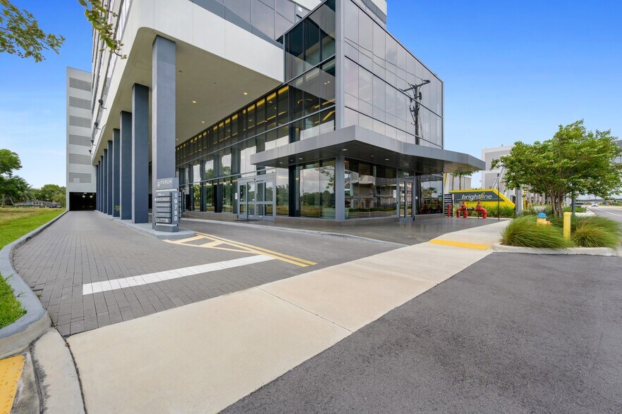 More Photos Of 19790 W Dixie Hwy, Aventura Office For Lease