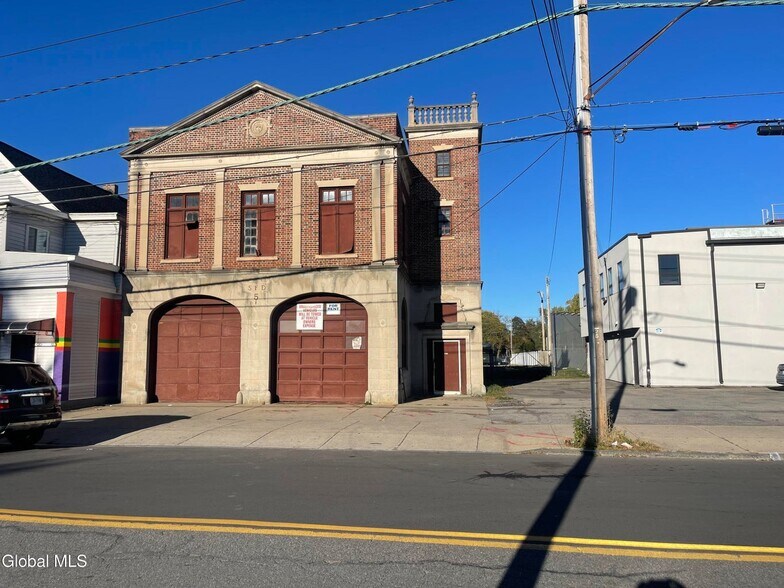Primary Photo Of 907 Albany St, Schenectady Police Fire Station For Sale