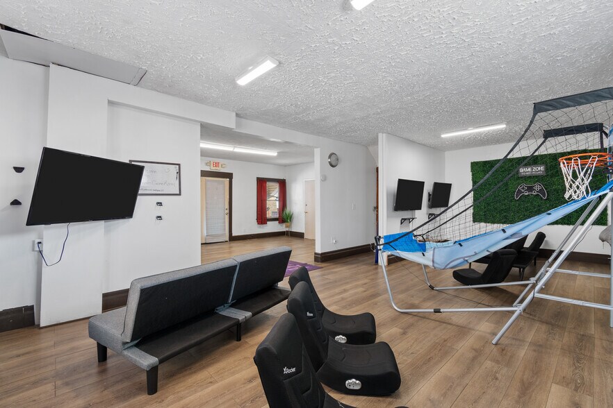 More Photos Of 2307 Cleveland Ave NW, Canton Office Residential For Sale