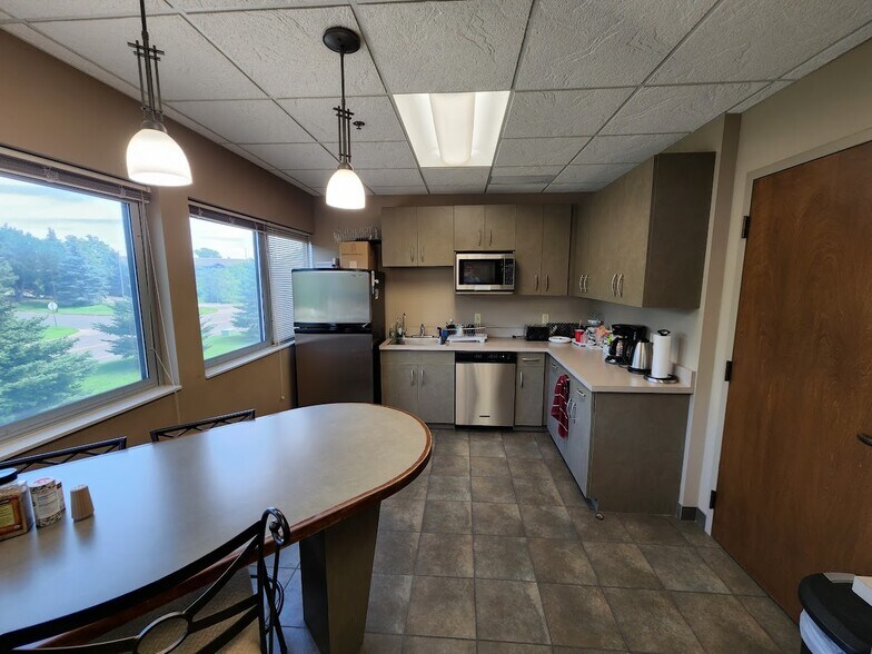 More Photos Of 1345 Corporate Center Curve Dr, Eagan Office For Lease