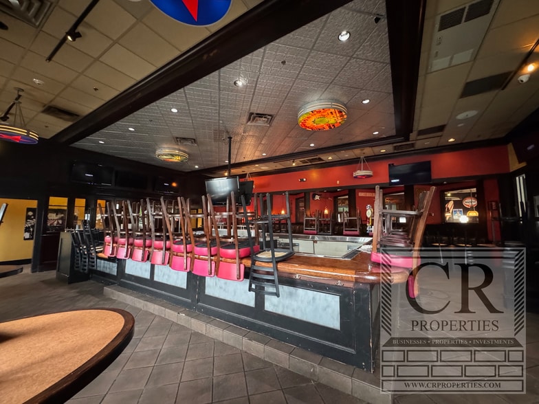 More Photos Of 23 Crystal Run Xing, Middletown Restaurant For Lease