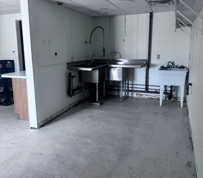 More Photos Of 270 Seabury St, Fall River Storefront For Sale