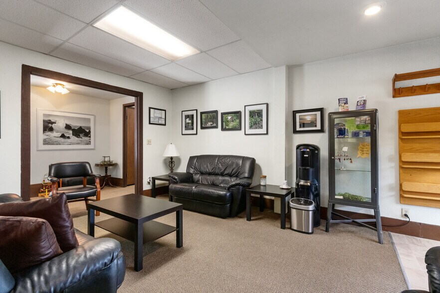 More Photos Of 2040 6th Ave, Tacoma Office For Sale