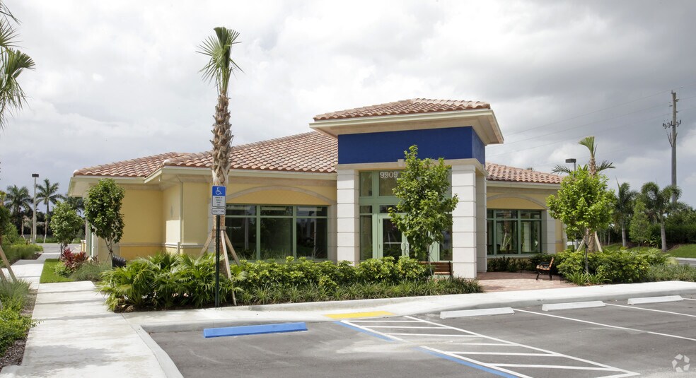 Primary Photo Of 9909 Hagen Ranch Rd, Boynton Beach Bank For Sale
