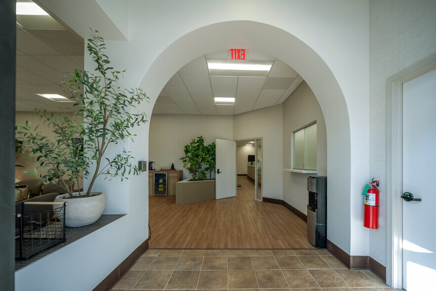 More Photos Of 3795 Boynton Beach Blvd, Boynton Beach Medical For Lease