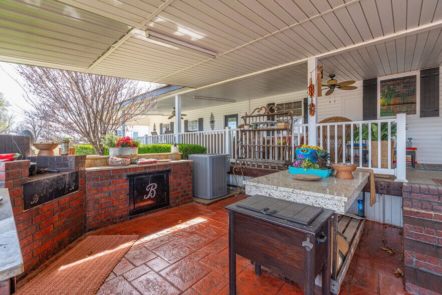 More Photos Of 464779 E 1070 Rd, Sallisaw Flex For Sale