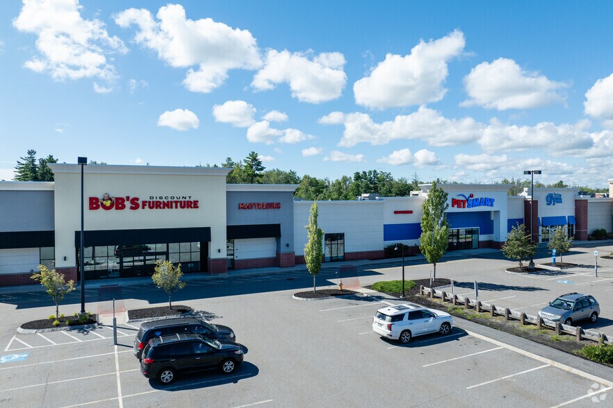 Primary Photo Of 700 Gallery Blvd, Scarborough Freestanding For Lease
