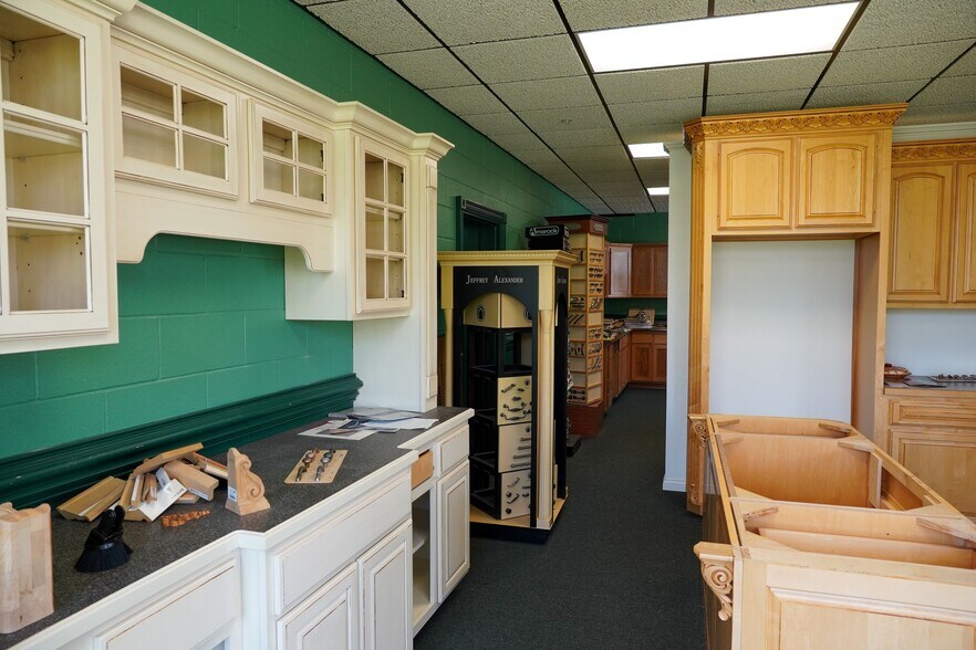 More Photos Of 4150 L&N Turnpike rd, Hodgenville Manufacturing For Sale