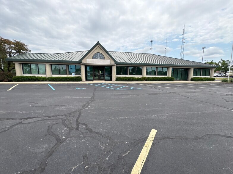Primary Photo Of 1425 Sagamore Parkway N, Lafayette Office For Lease