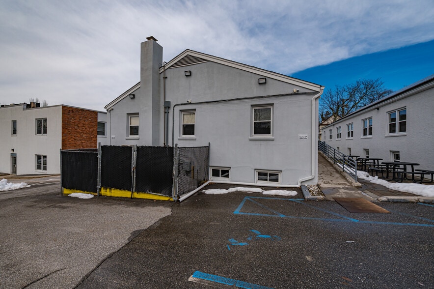 More Photos Of 48 Elm St, Huntington Office For Lease
