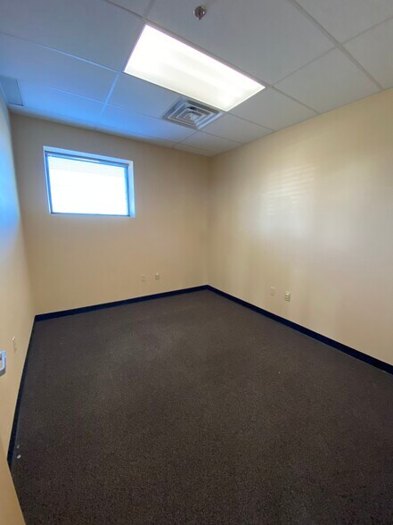 More Photos Of 3250 Robertson Rd, Tyler Office For Lease