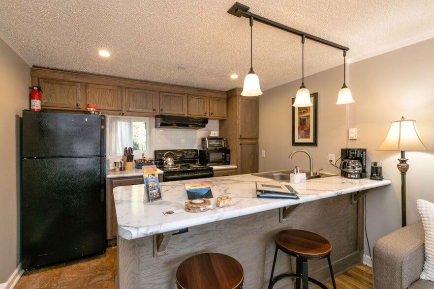 More Photos Of 7 N Delano Rd, Asheville Apartments For Sale