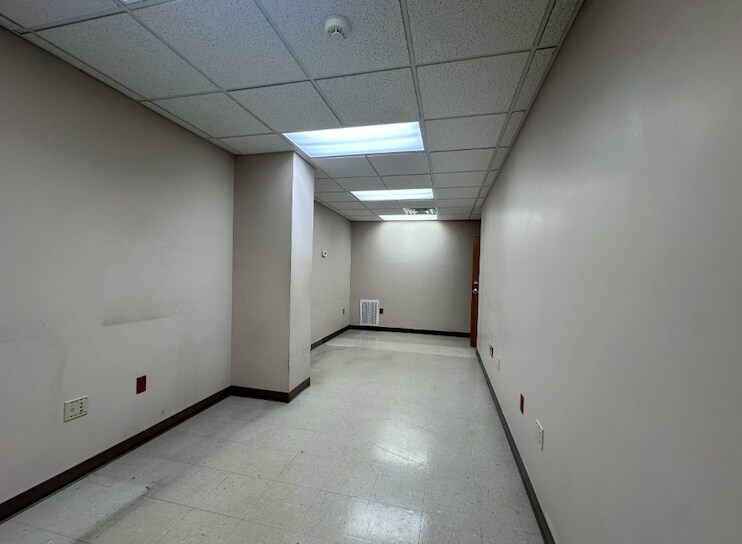 More Photos Of 2400 S Main St, Corbin Flex For Sale