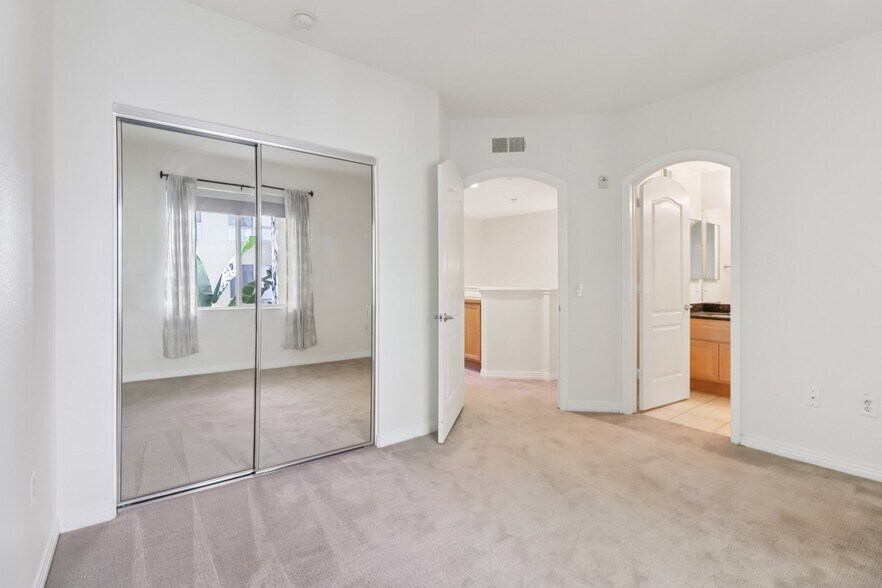 More Photos Of 1501 India St, San Diego Apartments For Sale