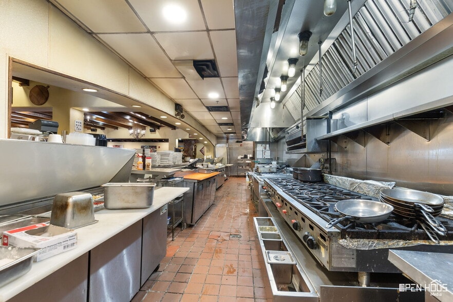 More Photos Of 4330 Kell Blvd, Wichita Falls Restaurant For Sale