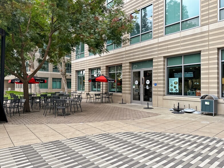 More Photos Of 6200 Stoneridge Mall Rd, Pleasanton Coworking Space