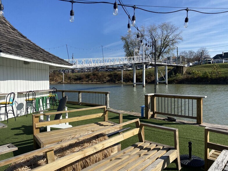 More Photos Of 1900 Victory Ln, Prospect Marina For Sale