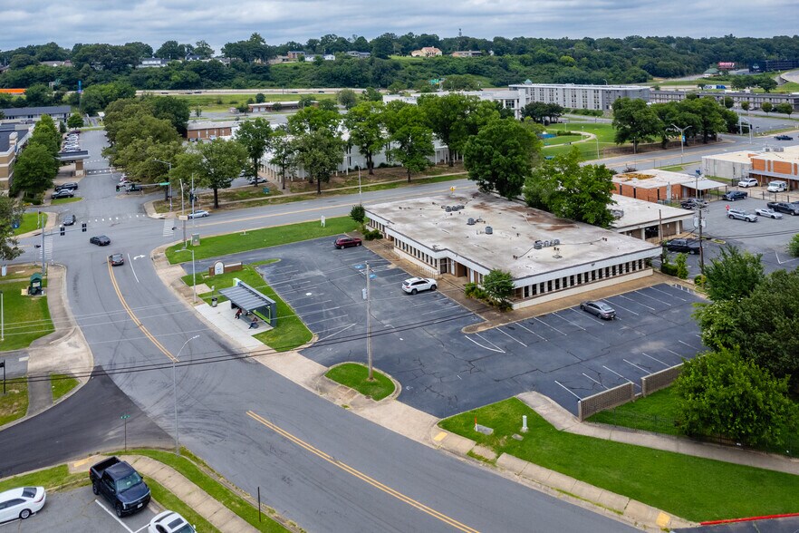 More Photos Of 324 W Pershing Blvd, North Little Rock Office For Sale