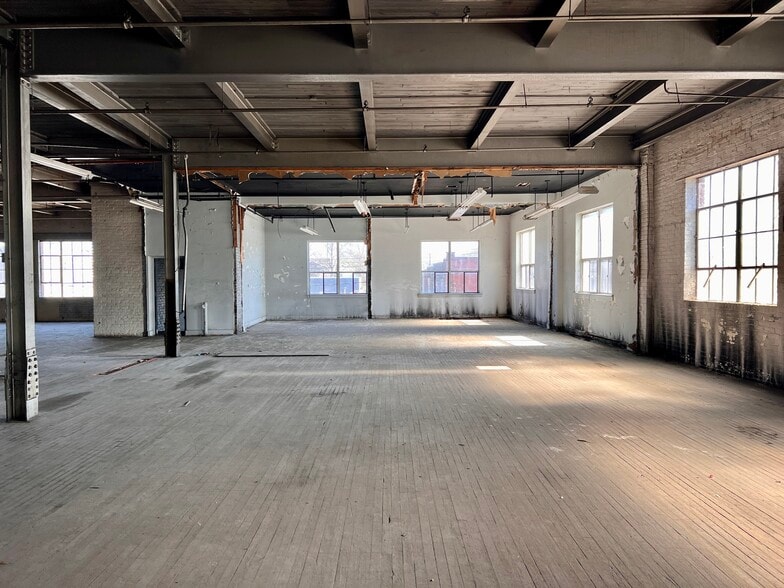 More Photos Of 6500 Hamilton Ave, Pittsburgh Light Manufacturing For Sale