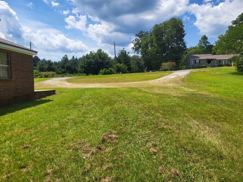 More Photos Of 2123 S Phillips Rd, Lanett Flex For Sale