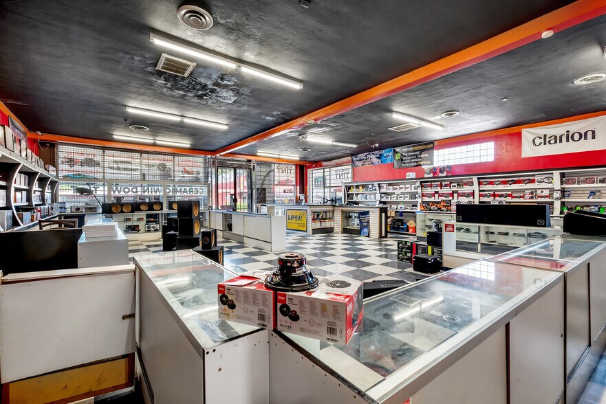 More Photos Of 200 N Cherokee Ln, Lodi Storefront For Sale