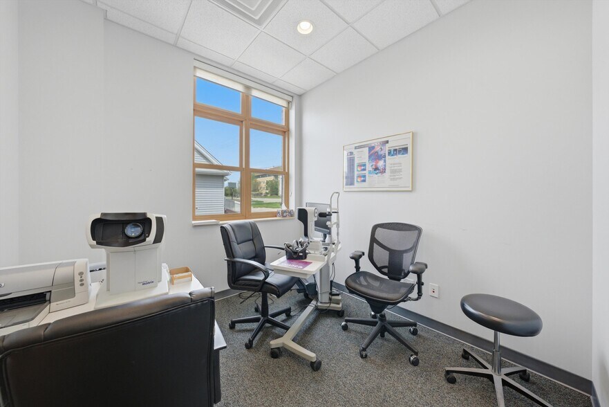 More Photos Of 828 N Cass Ave, Westmont Office For Sale