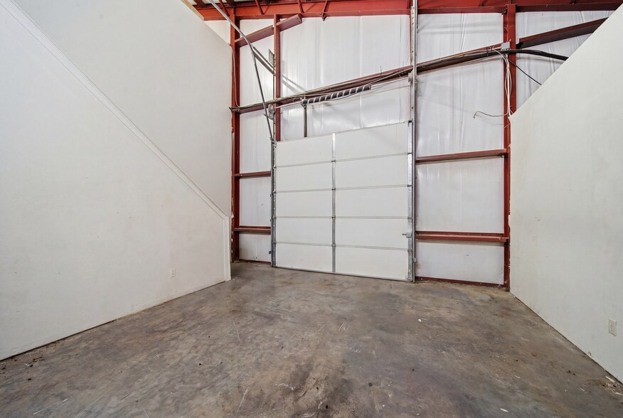 More Photos Of 370690 E Old Highway 64, Cleveland Office For Sale