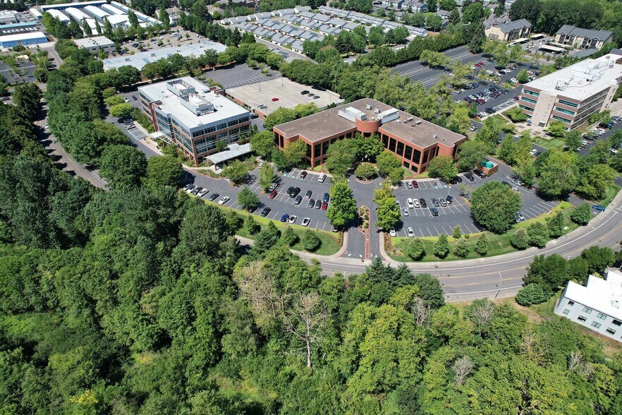 More Photos Of 7500 NE 41st St, Vancouver Office For Sale